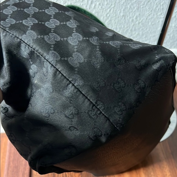 1640 Gucci Black Tote Bag with Red and Green Straps Nylon - Picture 5 of 10